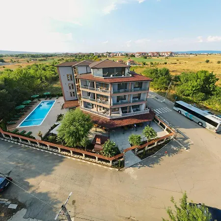 Lecardo Hotel