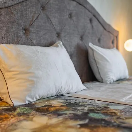 Lecardo Hotell Aheloy